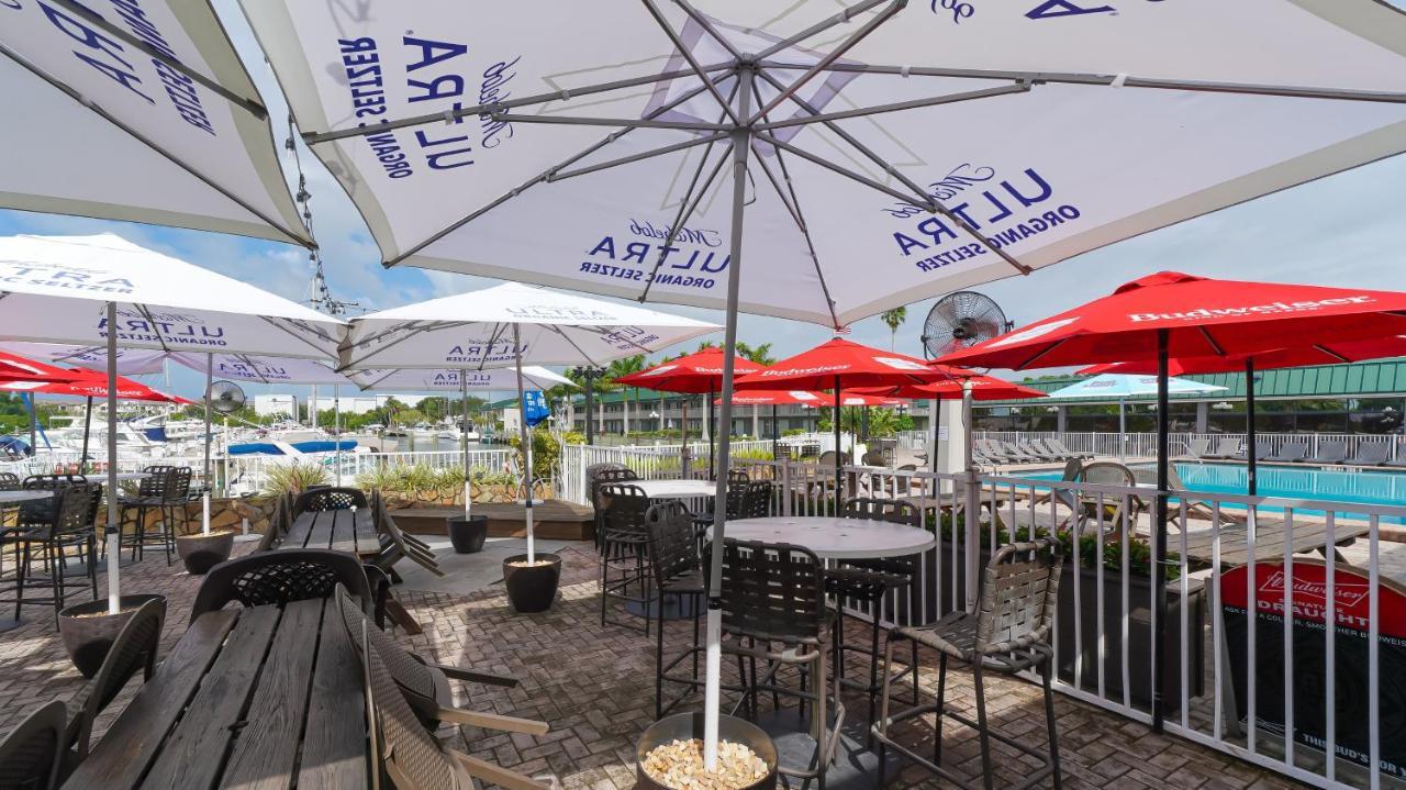 Waterfront Room, Heated Pool, Tiki Bar & Grill South Bradenton Buitenkant foto