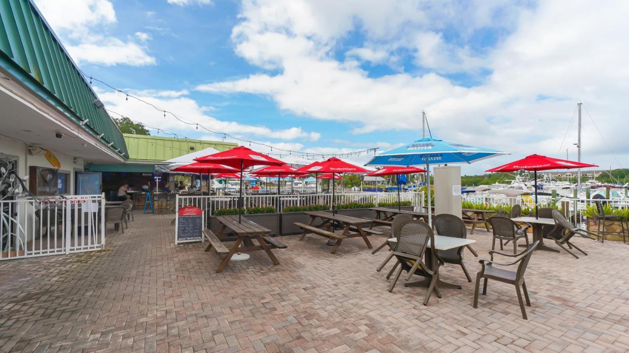 Waterfront Room, Heated Pool, Tiki Bar & Grill South Bradenton Buitenkant foto