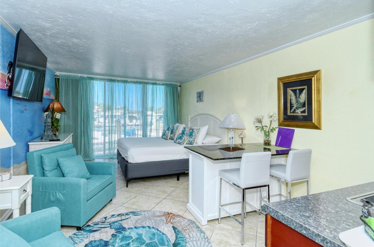 Waterfront Room, Heated Pool, Tiki Bar & Grill South Bradenton Buitenkant foto