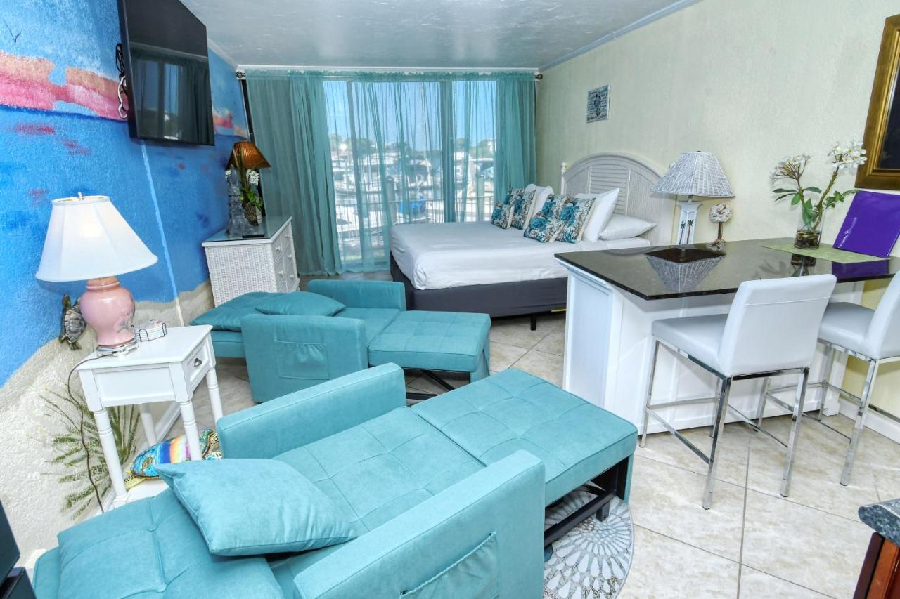 Waterfront Room, Heated Pool, Tiki Bar & Grill South Bradenton Buitenkant foto